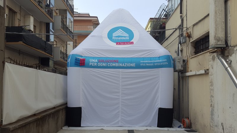 casetta medium full personalizzata con ingombro m. 4 x m. 4 h.m  4,75
